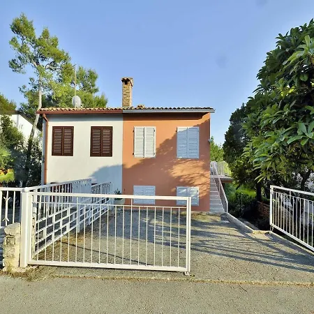 Guest house Miro 636 3*